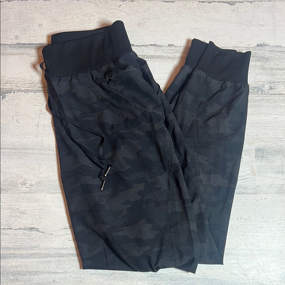 kyodan black camo joggers
